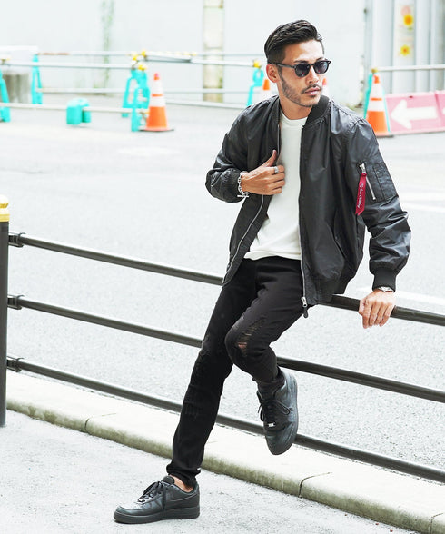 Bソリッドブラック MODEL : GO 180cm 66kg Lsize