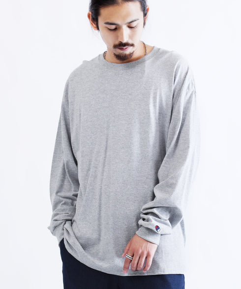 H186 / 63kg / B87 / W73 / H93 / 着用サイズ:XL グレー