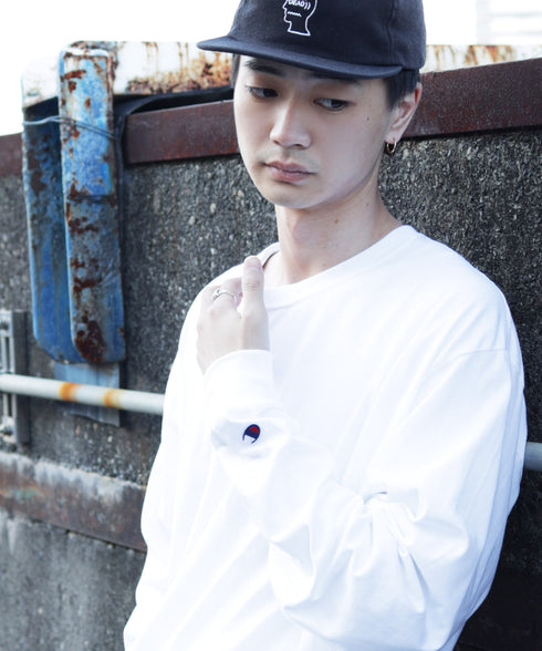 H180 / 54kg / B85 / W68 / H94 / 着用サイズ:XL ホワイト