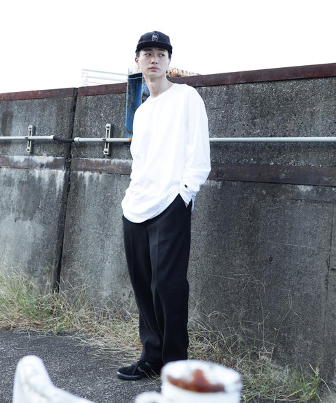 H180 / 54kg / B85 / W68 / H94 / 着用サイズ:XL ホワイト