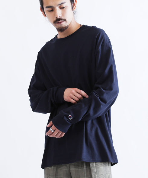 H186 / 63kg / B87 / W73 / H93 / 着用サイズ:XL ネイビー