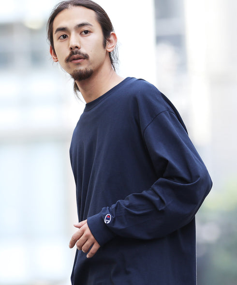 H186 / 63kg / B87 / W73 / H93 / 着用サイズ:XL ネイビー