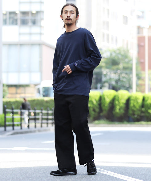 H186 / 63kg / B87 / W73 / H93 / 着用サイズ:XL ネイビー