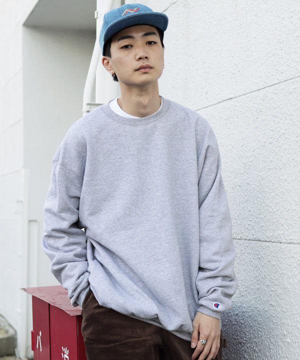 H180 / 54kg / B85 / W68 / H94 / 着用:XL グレー