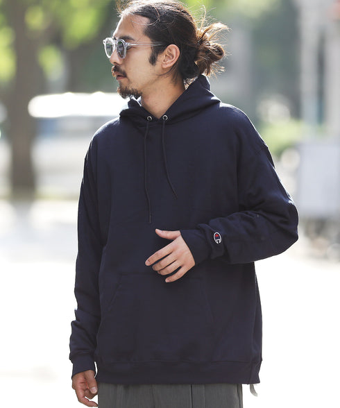 H186 / 63kg / B87 / W73 / H93 / 着用サイズ:XL ネイビー
