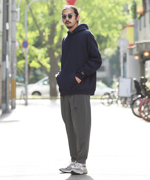 H186 / 63kg / B87 / W73 / H93 / 着用サイズ:XL ネイビー