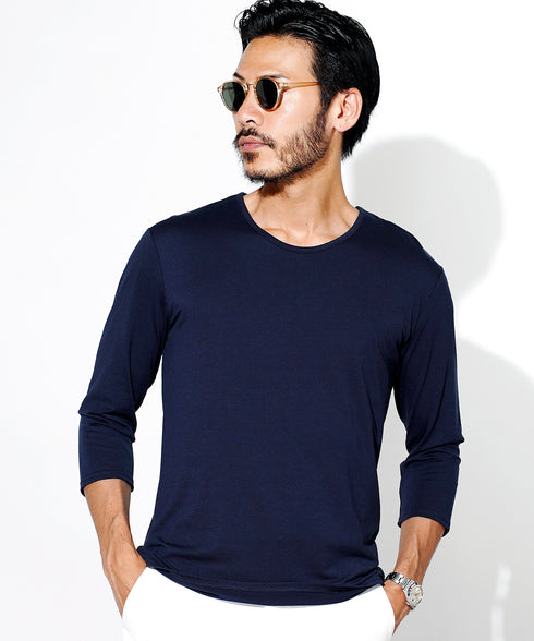 ネイビー MODEL : GO 180cm 66kg Lsize