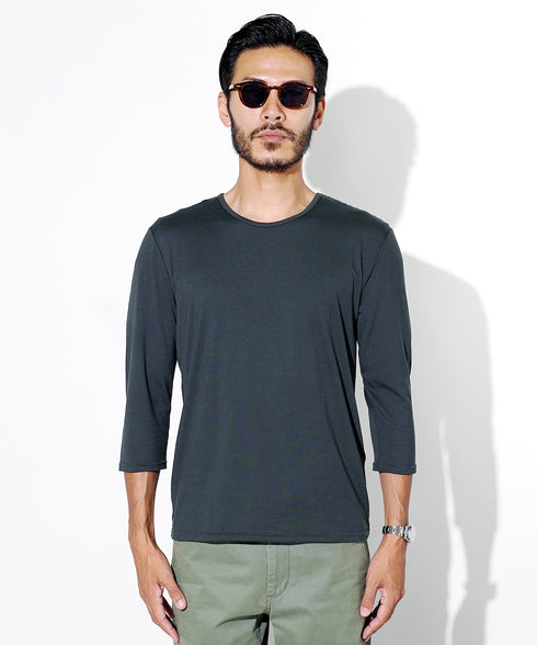 チャコールグレー MODEL : GO 180cm 66kg Lsize