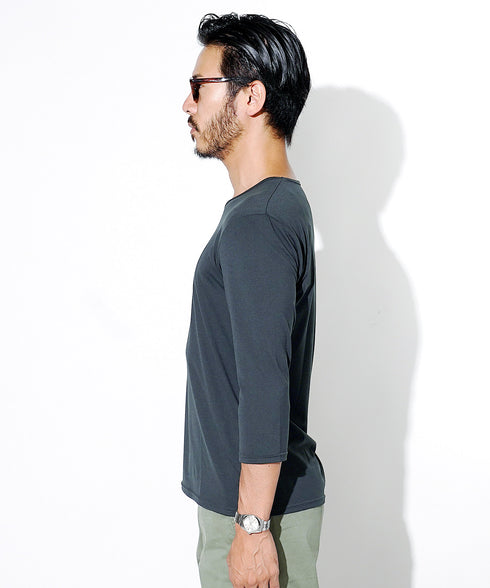 チャコールグレー MODEL : GO 180cm 66kg Lsize