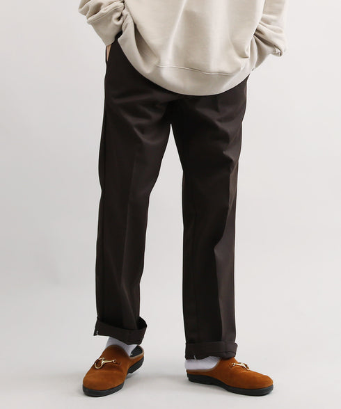 H180 / 54kg / B85 / W68 / H94 / 着用サイズ:32/30 ブラウン