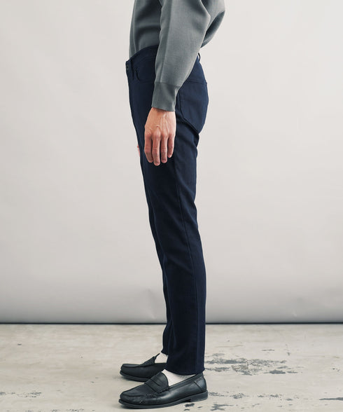 ネイビー MODEL : GO 180cm 66kg Lsize