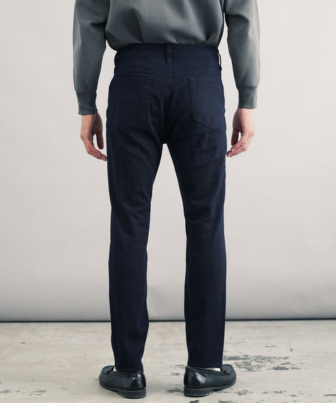 ネイビー MODEL : GO 180cm 66kg Lsize