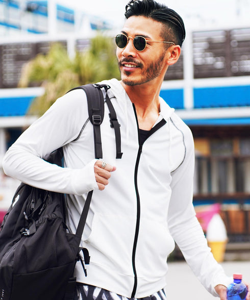 ホワイト MODEL : GO 180cm 66kg Lsize