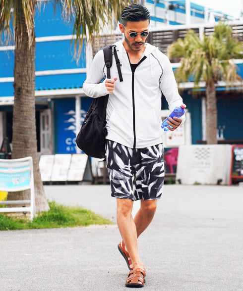 ホワイト MODEL : GO 180cm 66kg Lsize