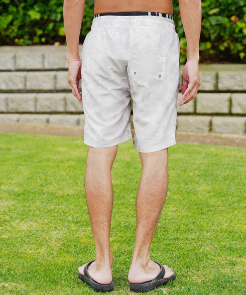 ホワイトフラワー MODEL : GO 180cm 66kg Lsize