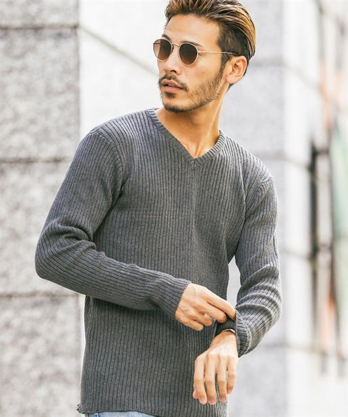 aミックスチャコール(Vネック) MODEL : GO 180cm 66kg Lsize