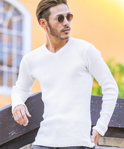 aオフホワイト(Vネック) MODEL : GO 180cm 66kg Lsize