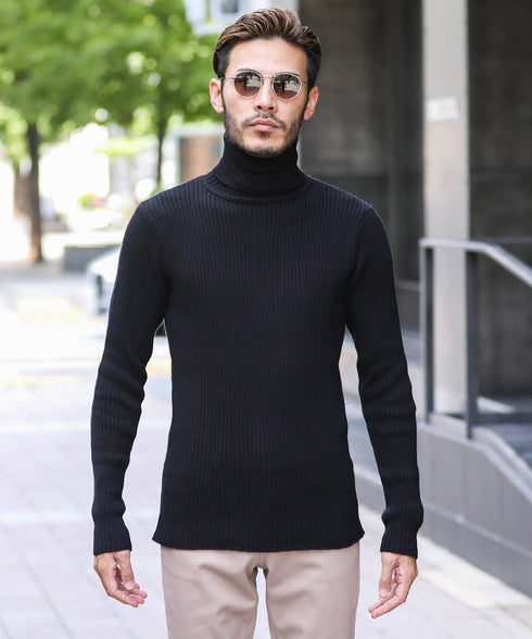 bブラック(タートルネック) MODEL : GO 180cm 66kg Lsize