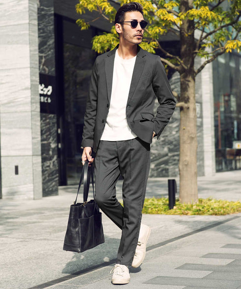 グレー MODEL : GO 180cm 66kg Lsize