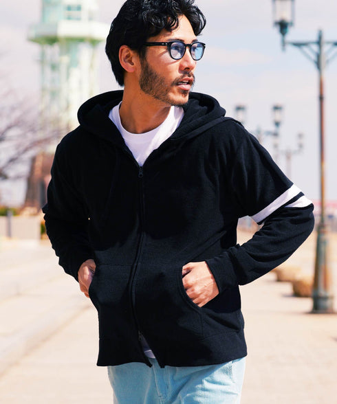 ブラック2ライン MODEL : GO 180cm 66kg Lsize