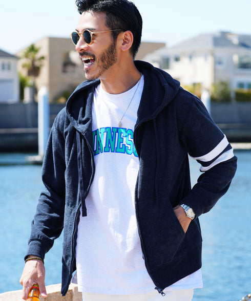 ネイビー2ライン MODEL : GO 180cm 66kg Lsize