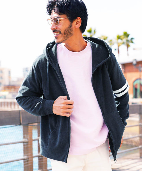 ネイビー2ライン MODEL : GO 180cm 66kg Lsize