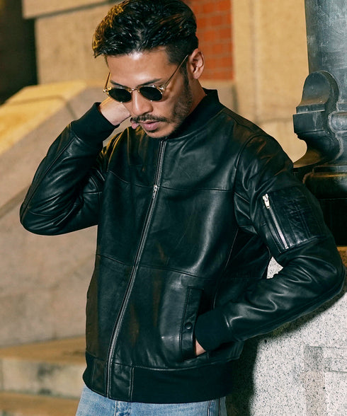 E(MA-1)ブラック MODEL : GO 180cm 66kg Lsize