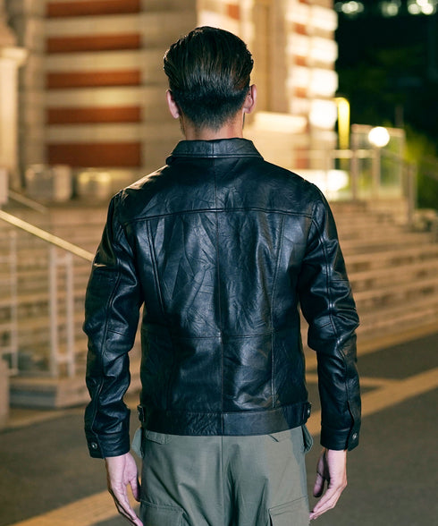 D(トラッカー)ブラック MODEL : GO 180cm 66kg Lsize