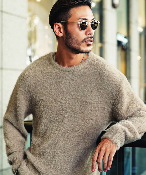 グレージュ MODEL : GO 180cm 66kg Lsize