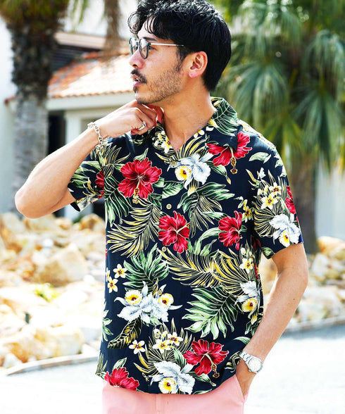 ネイビーハイビスカス MODEL : GO 180cm 66kg Lsize