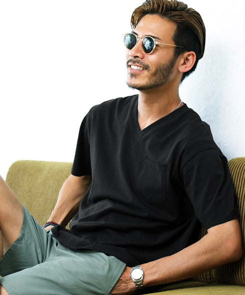 ブラック(Vネック) MODEL : GO 180cm 66kg Lsize