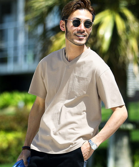 グレージュ(Vネック) MODEL : GO 180cm 66kg Lsize