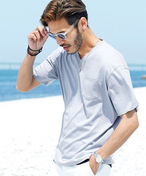 スモークブルー(Vネック) MODEL : GO 180cm 66kg Lsize