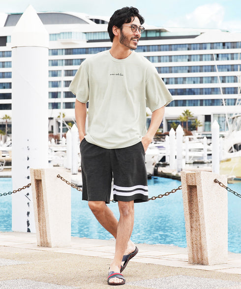 グレージュロゴ1 MODEL : GO 180cm 66kg Lsize