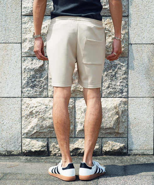 ライトベージュ MODEL : GO 180cm 66kg Lsize