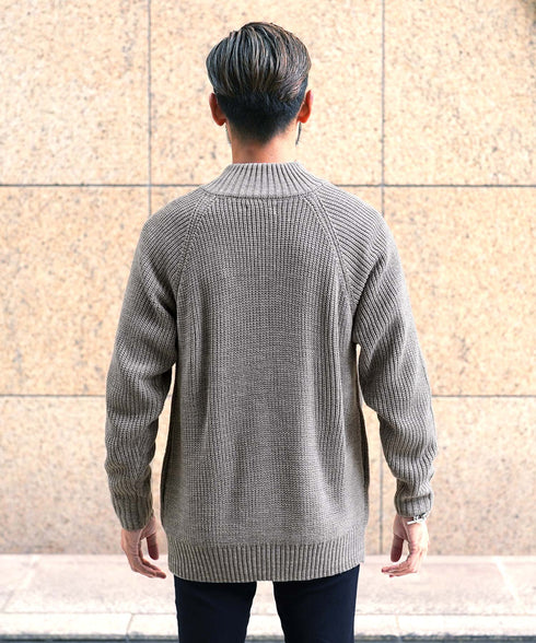 グレージュ MODEL : GO 180cm 66kg Lsize