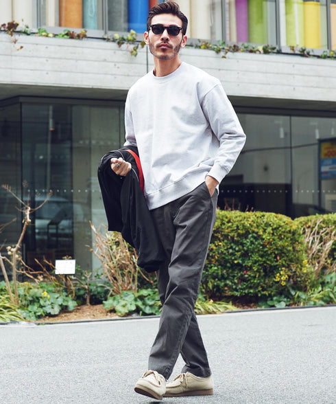 アッシュグレー MODEL : GO 180cm 66kg Lsize