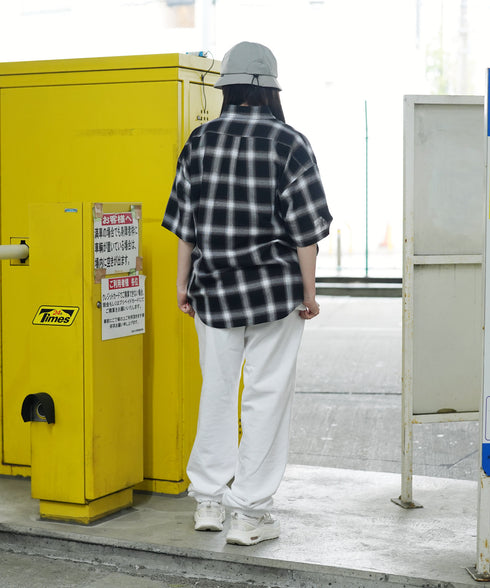 H163 / 着用サイズ:M オンブレーホワイト