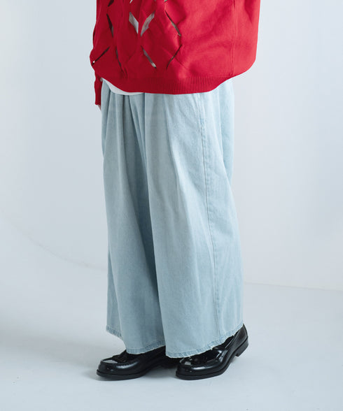 H178 / 着用サイズ: L*ライトインディゴブルー
トップス:217629 インナー:217749