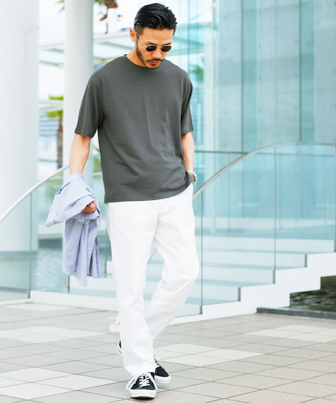 チャコールグレー MODEL : GO 180cm 66kg Lsize