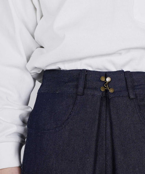 着用手順 ⑤ もう片方も①~④の手順を行い、最後にホックを止めて完了です。