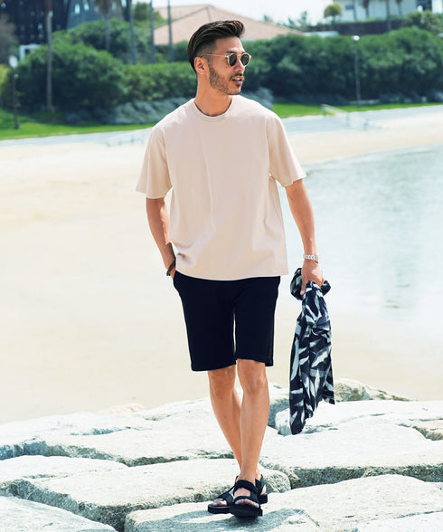 グレージュ MODEL : GO 180cm 66kg Lsize