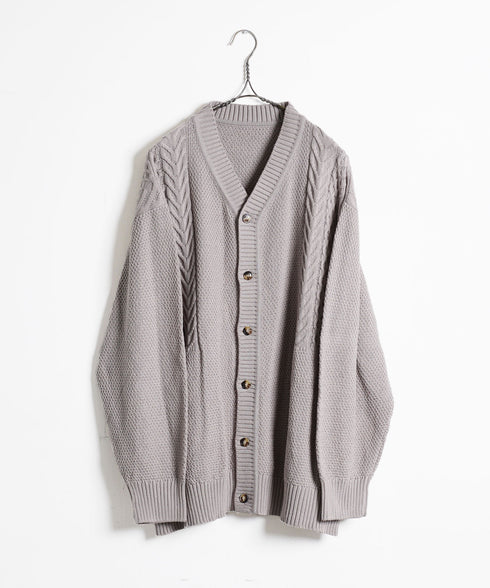 グレイッシュベージュ