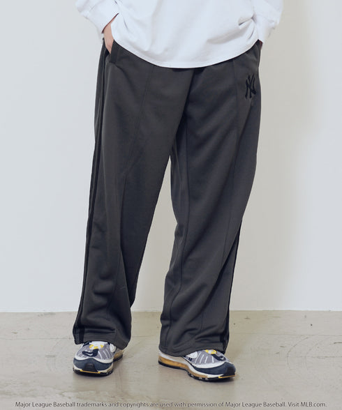 H180 / 着用サイズ: L ヤンキースチャコール