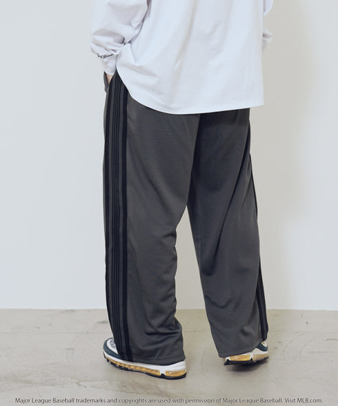 H180 / 着用サイズ: L ヤンキースチャコール