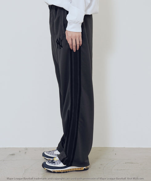 H180 / 着用サイズ: L ヤンキースチャコール