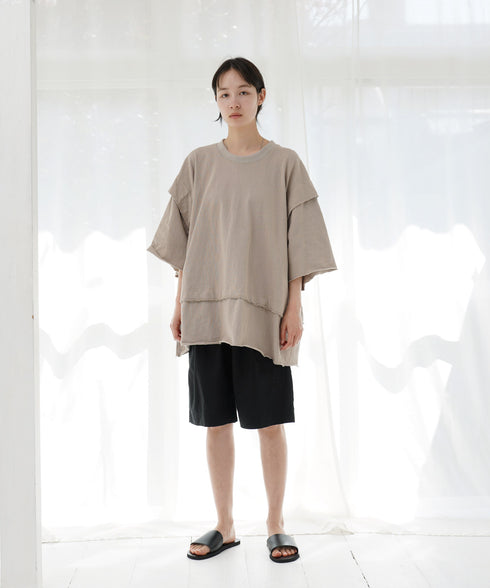 H166 / 着用サイズ: L グレイッシュベージュ