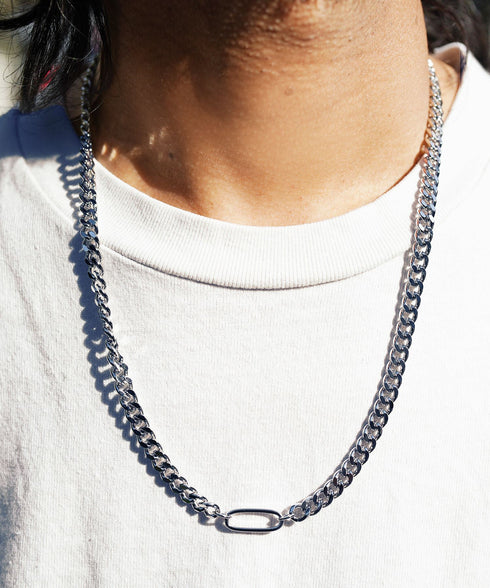 チェーンネックレス