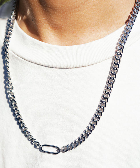 チェーンネックレス