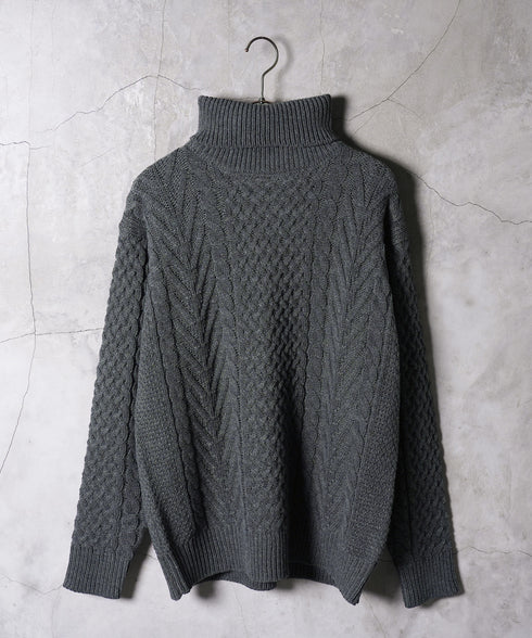 チャコールグレー